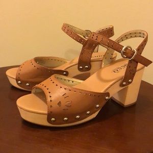 Bucco Vegan Leather Heeled Sandals sz 6